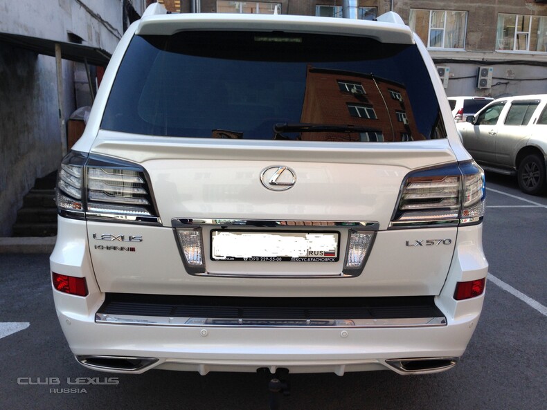     Lexus LX570 2013