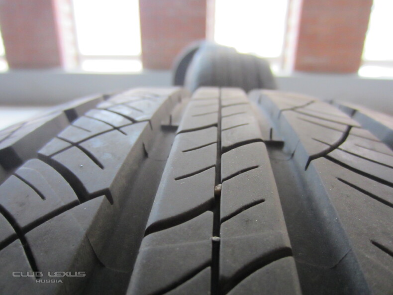   MICHELIN Latitude Tour HP.235.