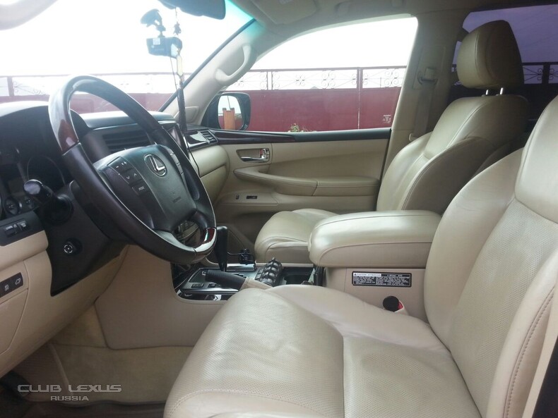 Lexus LX 570 2010 ..