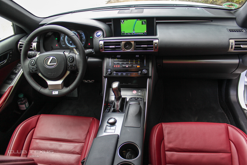     (2013) Lexus IS 250  300h