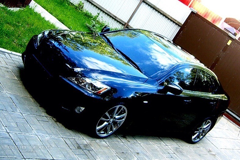  Lexus IS250...