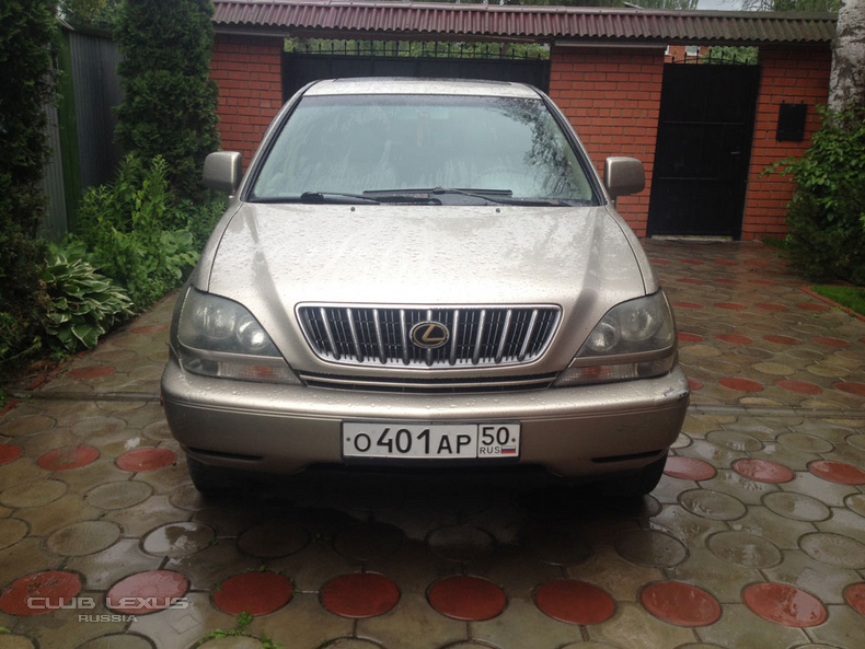 Lexus RX300 (1)