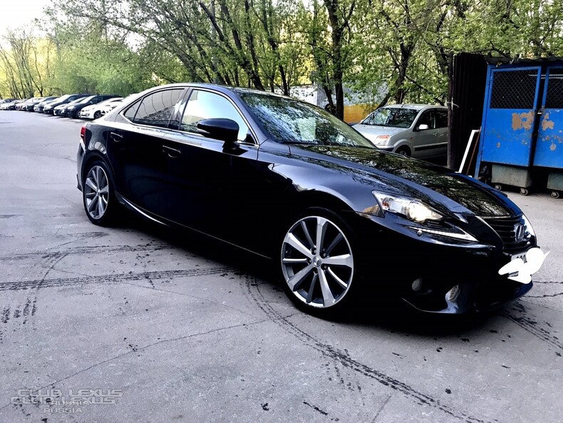  Lexus IS300h 2014. 