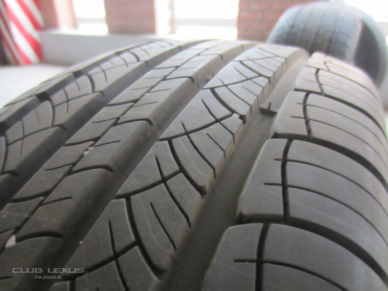     MICHELIN Latitude Tour HP.235.