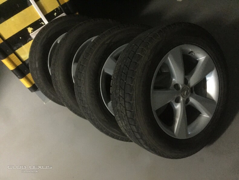     RX 235/60 18 (Dunlop Winter Maxx)