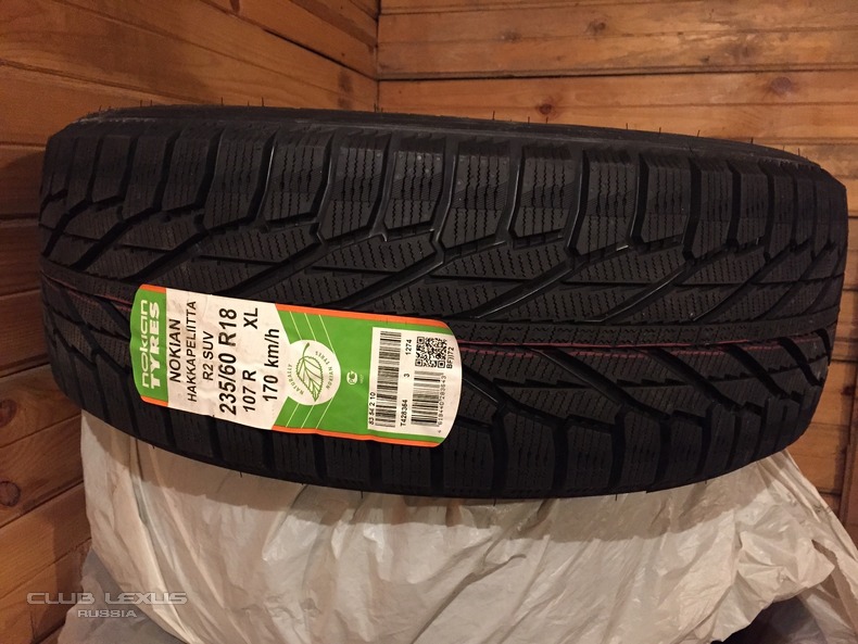  Nokian hakkapellita R2 235/60R18  33000 