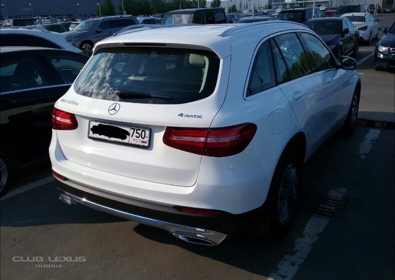 Mercedes Benz GLC 220 D 2015 8500. 2615000