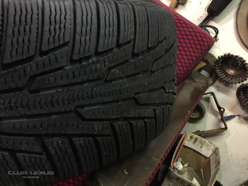  Nokian Hakkapeliitta R 245/45 R17 99R. 