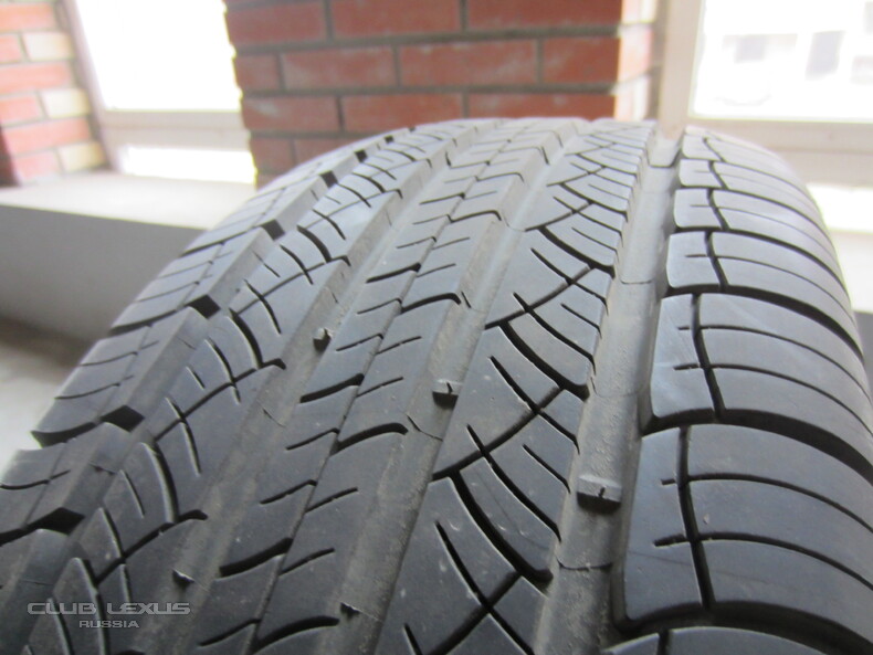     MICHELIN Latitude Tour HP.235.