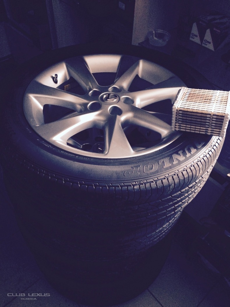  / R19  LEXUS RX350  . DUNLOP 245/55/19