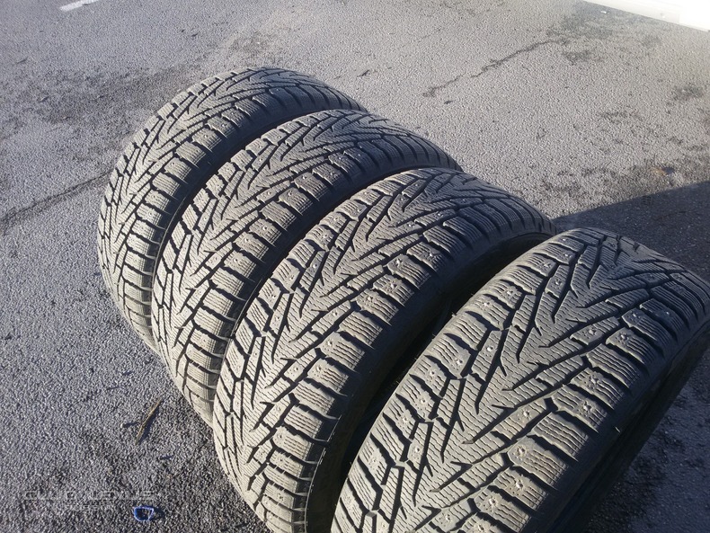 --    Nokian Hakkapeliitta 7 235 55 R19