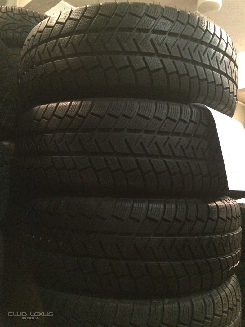  2    235/60/R18 Nokian  Michelin