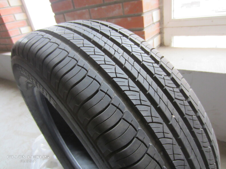     MICHELIN Latitude Tour HP.235.