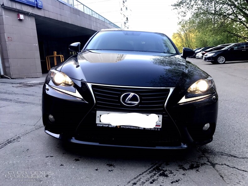  Lexus IS300h 2014. 