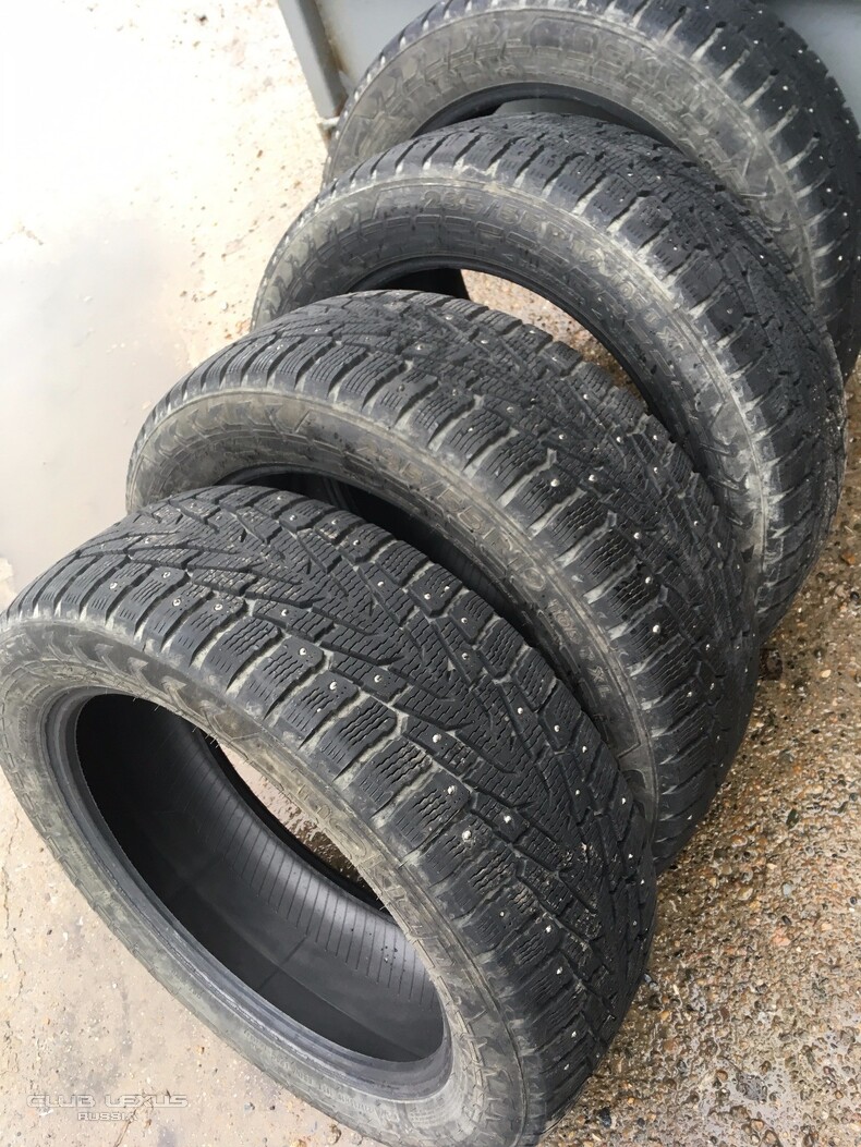  Nokian Hakka 7 235 R19