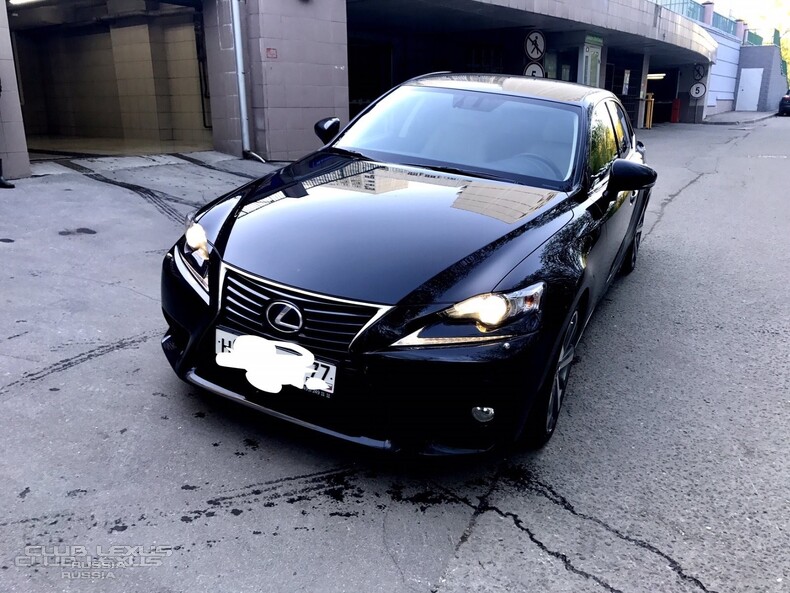  Lexus IS300h 2014. 