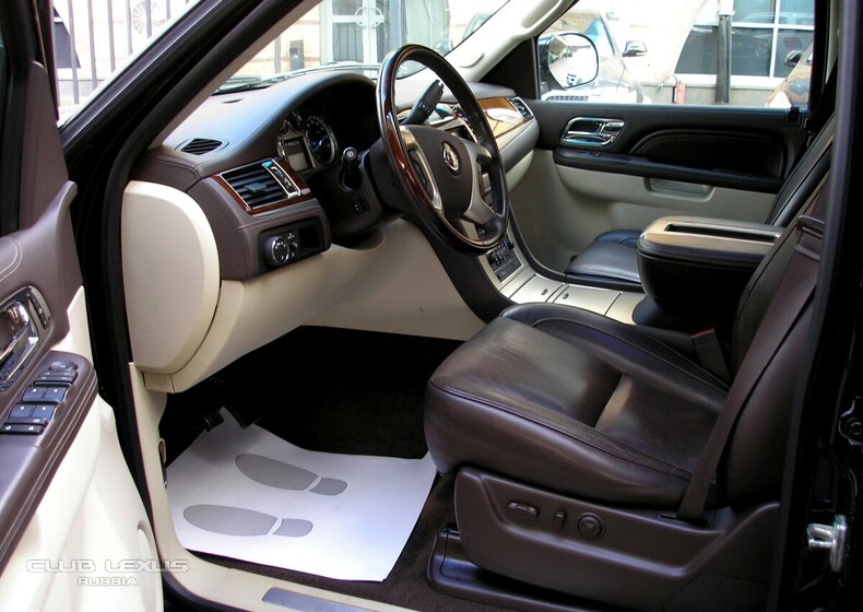 Cadillac Escalade ESV Platinum 2012.  2 150 000 .