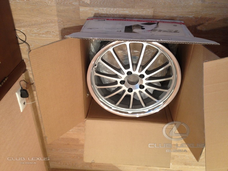 -   R18 TSW Zolder 88,0j  5x114,3 ET40