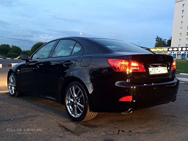  Lexus IS250...