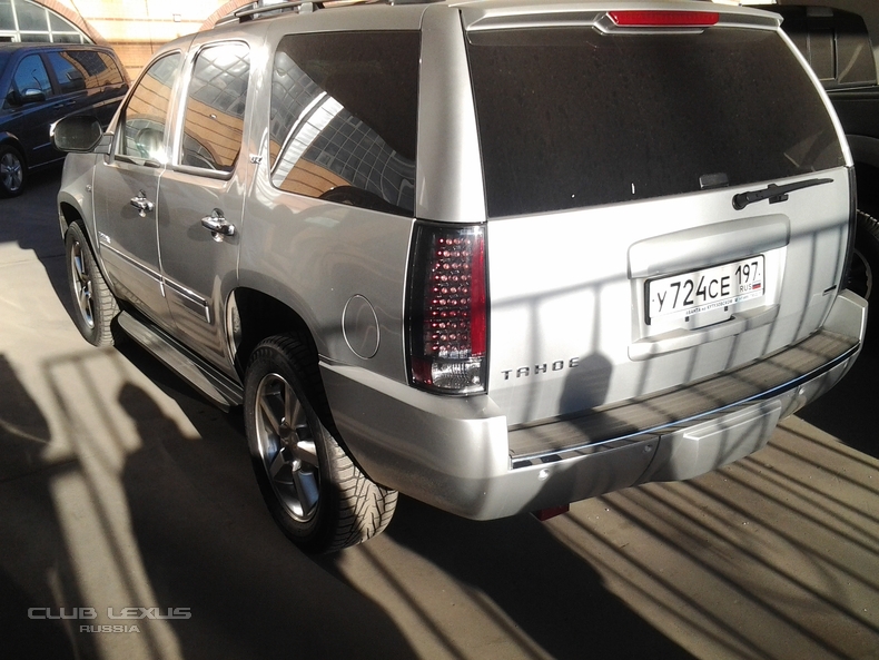 MB GL 350 CDI 2012  Chevrolet Tahoe LTZ 2011 .