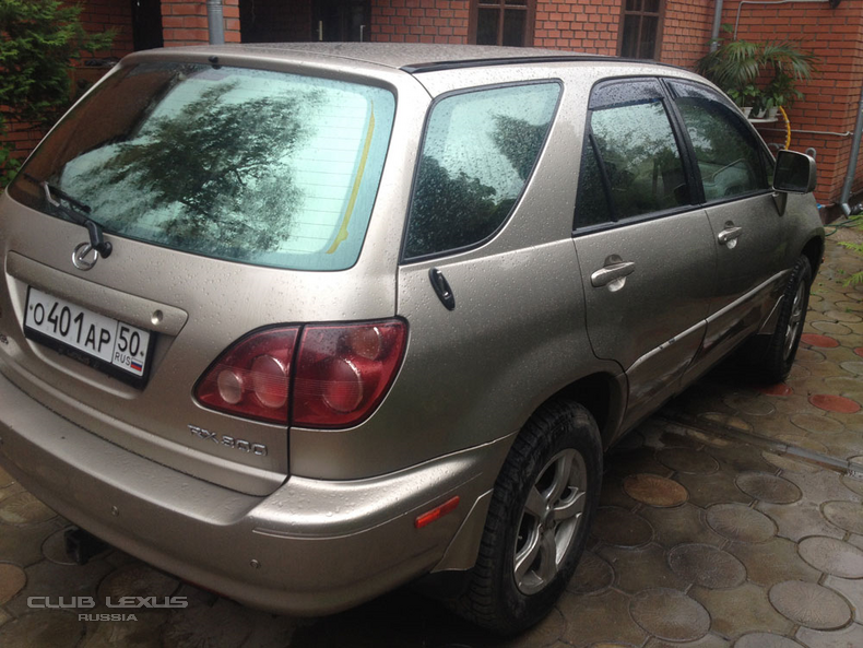 Lexus RX300 (1)