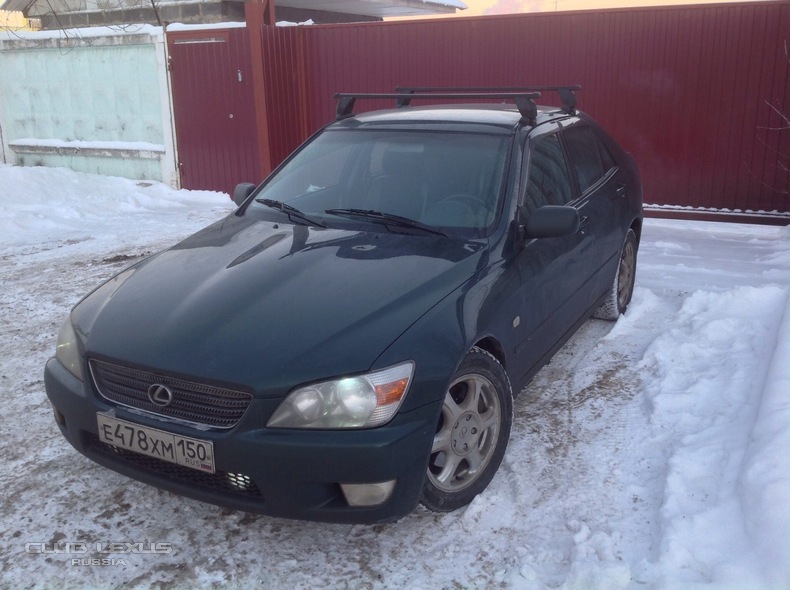  Lexus IS200 1999 ..