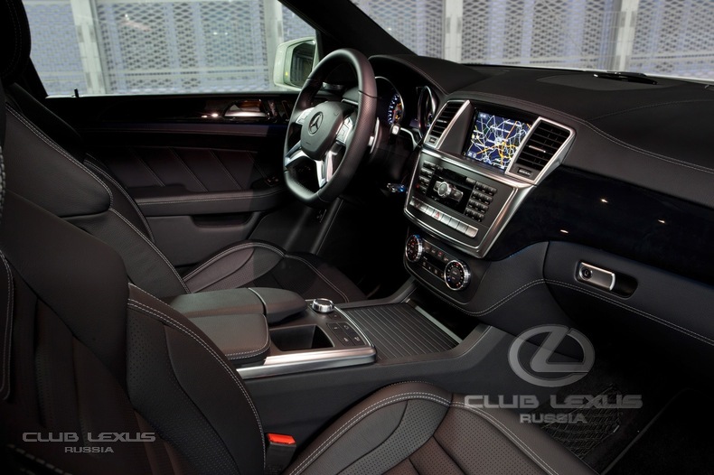 Lexus RX 350 vs Infiniti FX37s