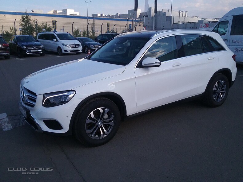 Mercedes Benz GLC 220 D 2015 8500. 2615000