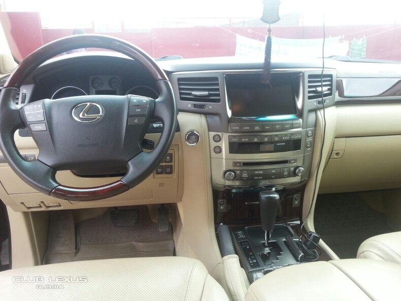 Lexus LX 570 2010 ..