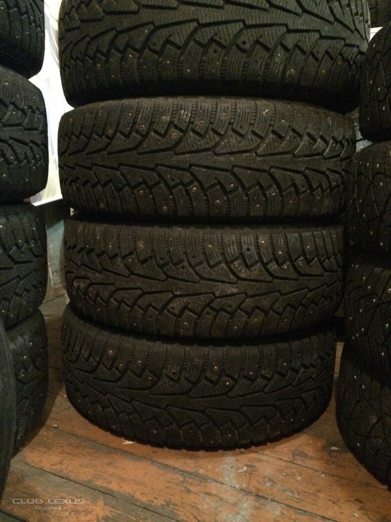  2    235/60/R18 Nokian  Michelin