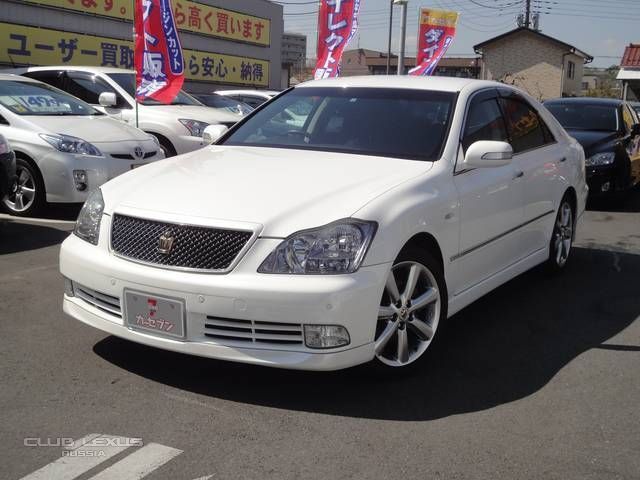   Toyota Crown. .   .