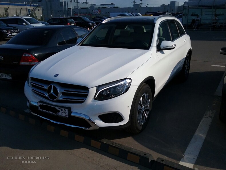 Mercedes Benz GLC 220 D 2015 8500. 2615000