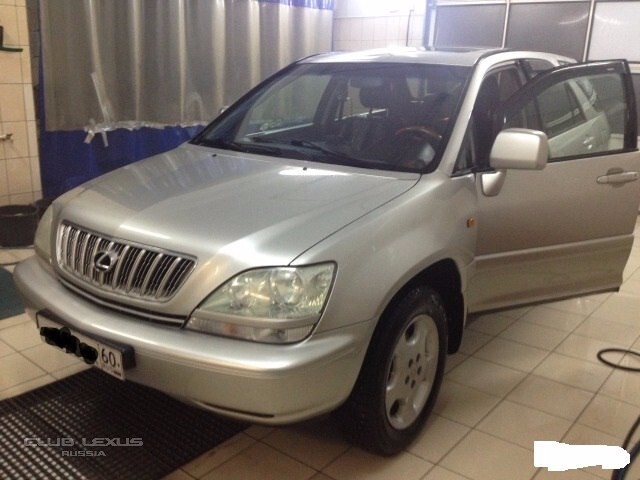  Lexus RX 300 2002 .