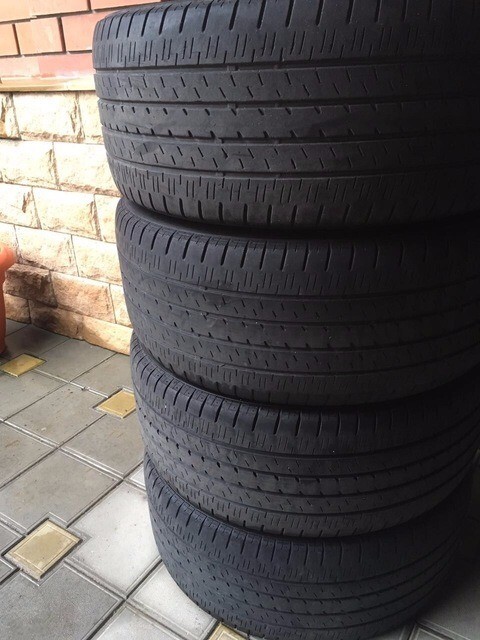 235/45 R18 Bridgestone Turanza.  