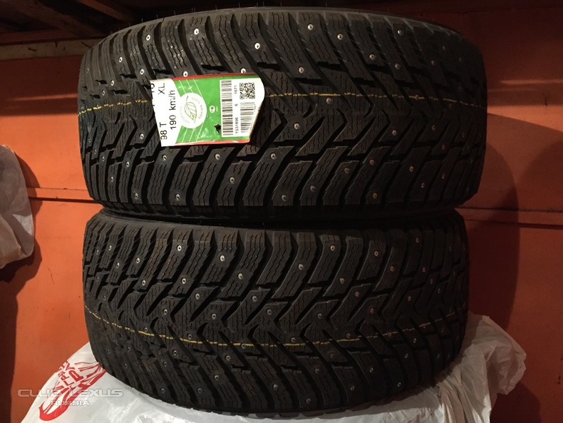  Nokian hakkapeliita 8 235/45/R18  45000 