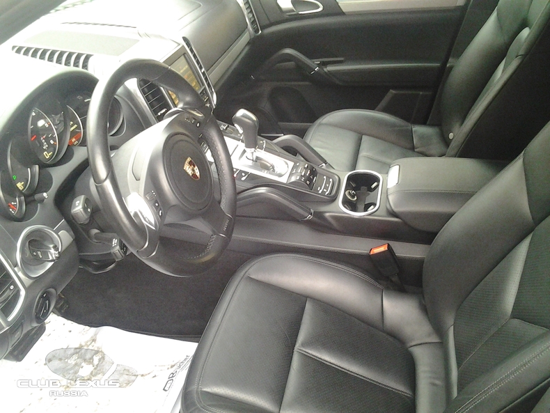 Porsche Cayenne 3.0,2010,117500. 2 389 000