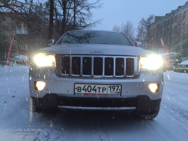  Jeep Grand Cherokee WK2 3.6 AT 4WD 2011. (44 500 )