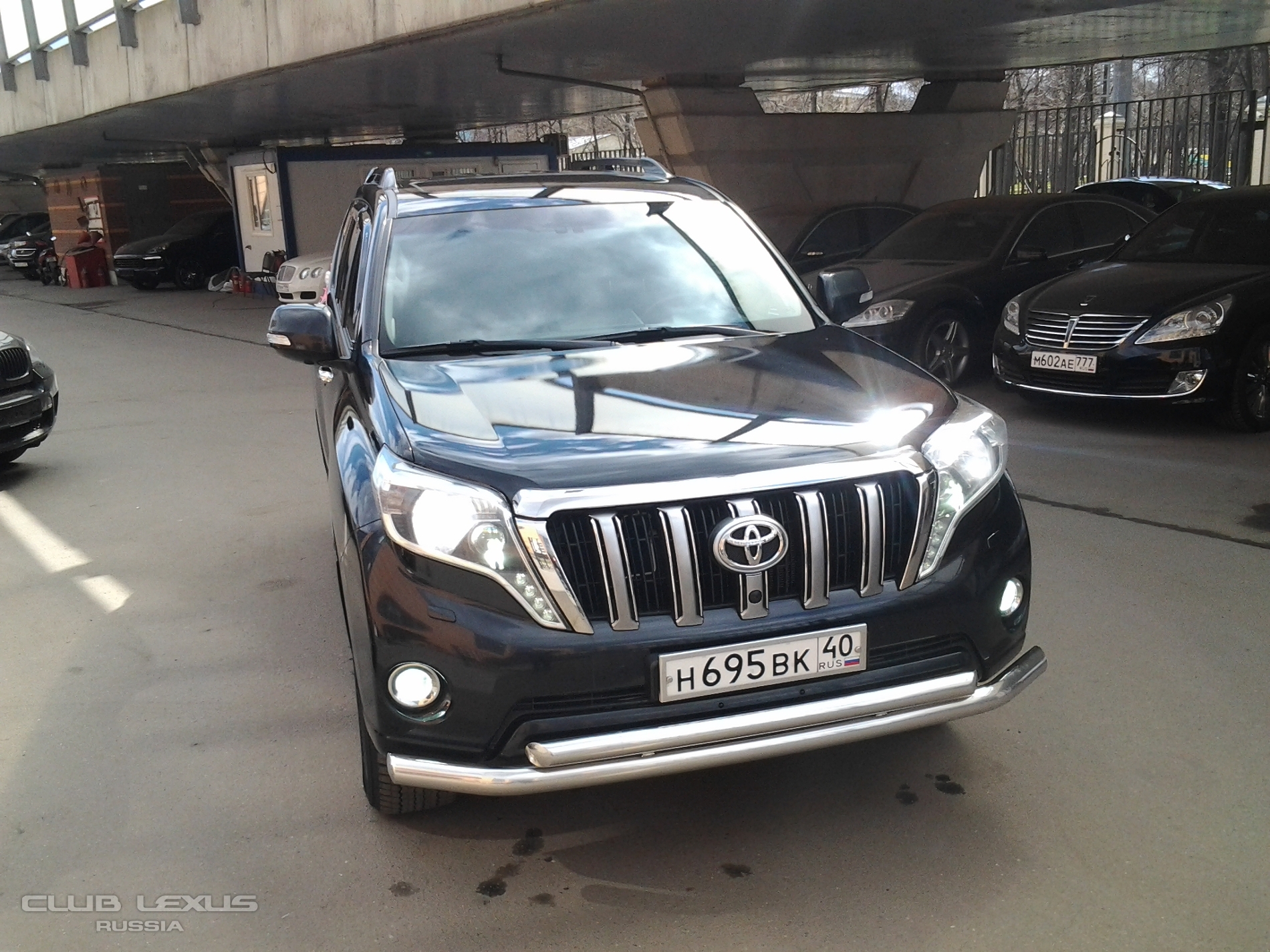 Toyota Prado 3.0 дизель Люкс 2013 черный 33700км 2 420 000 р