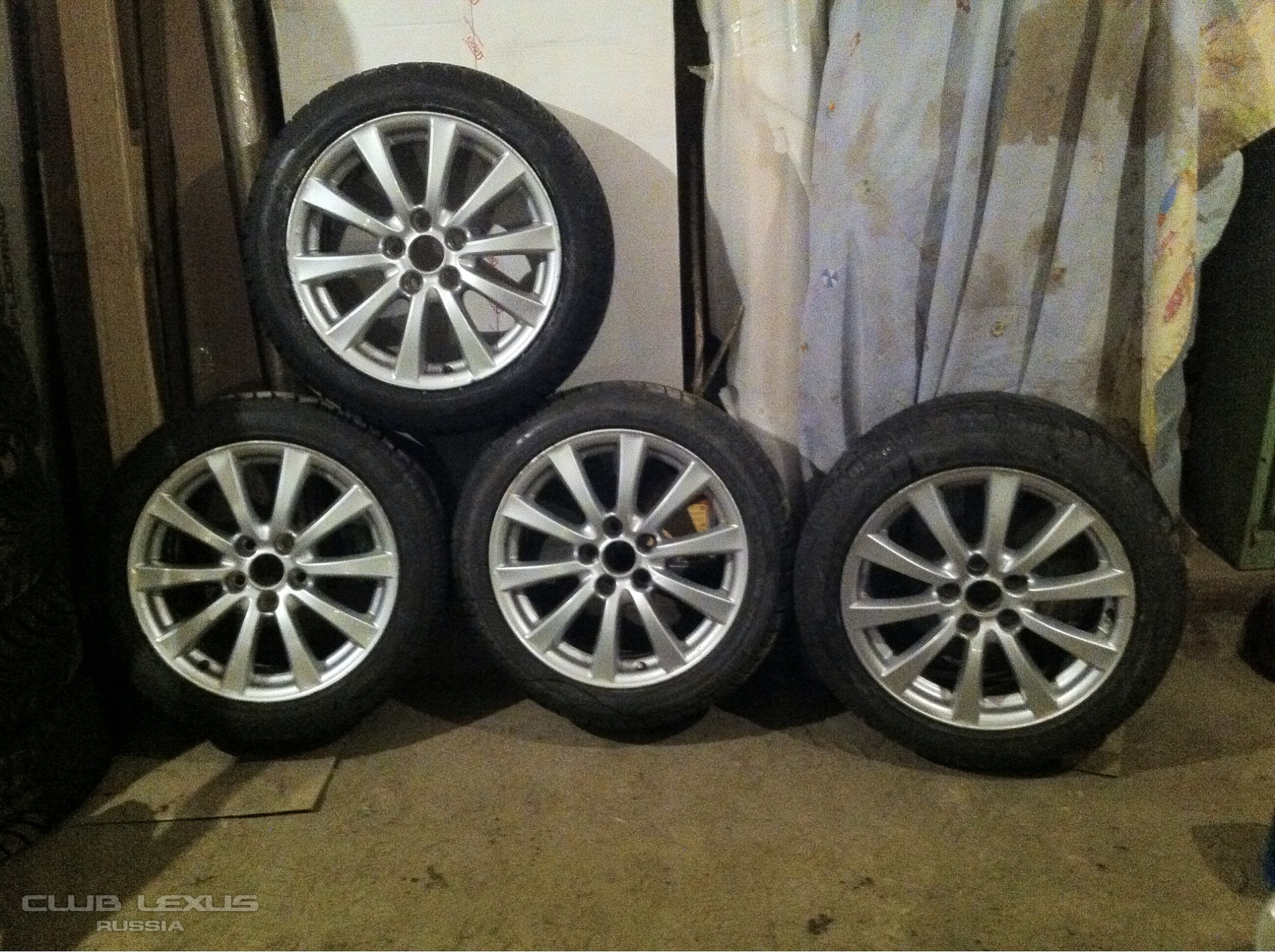 Колеса зимние для Lexus IS, 225/50/R17, диски оригинал. 4 шт