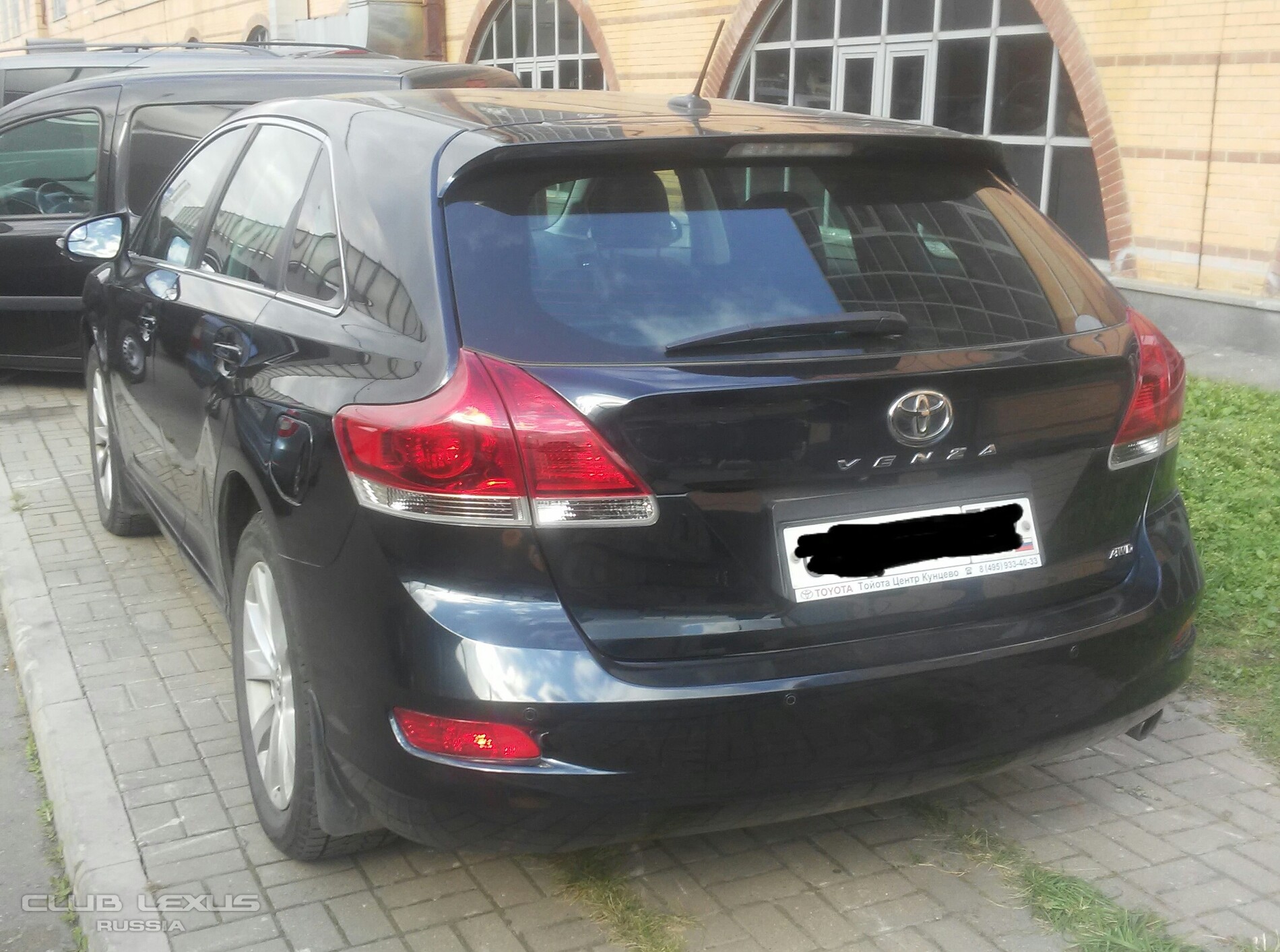 Toyota Venza 2,7 awd 2014 24540 км 1645000руб