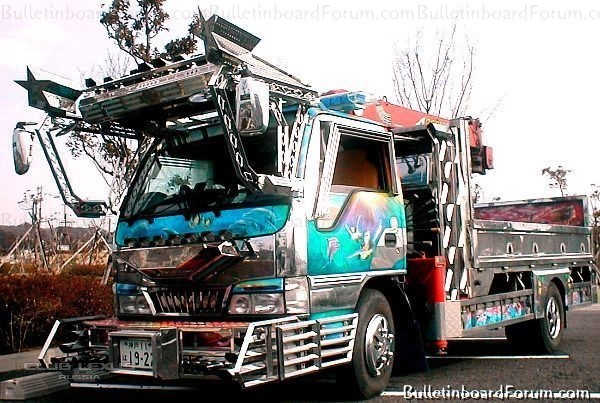 Японцы извращаются над своими авто