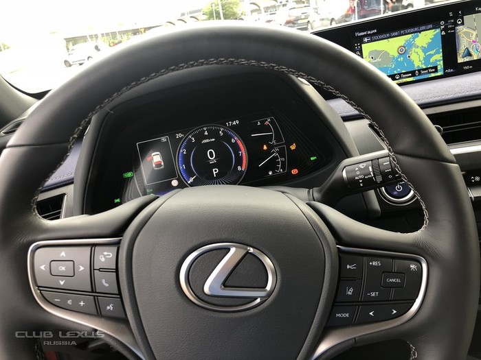 Lexus UX 250h - тест-драйв и обзор самого маленького!
