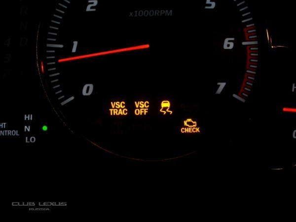 Лексус ошибка vsc. Trac off на панели приборов. VSC. VSC что это такое в машине Toyota Avensis.