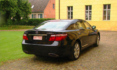 - Lexus LS600h L Hybrid (2008)