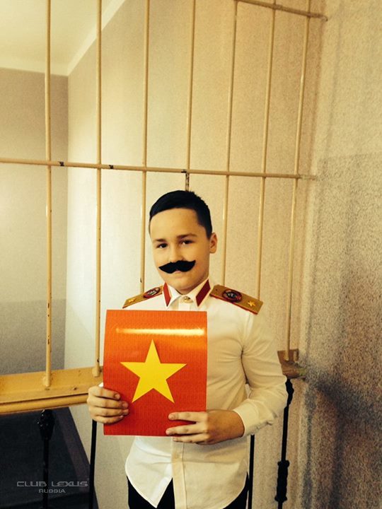 Сталин в костюме зайца
